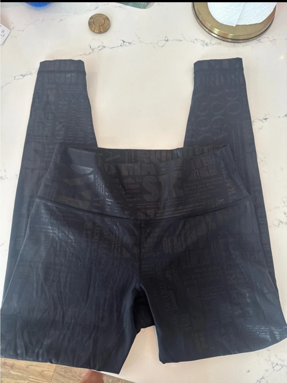Lululemon Black Text-Print Leggings — size 10